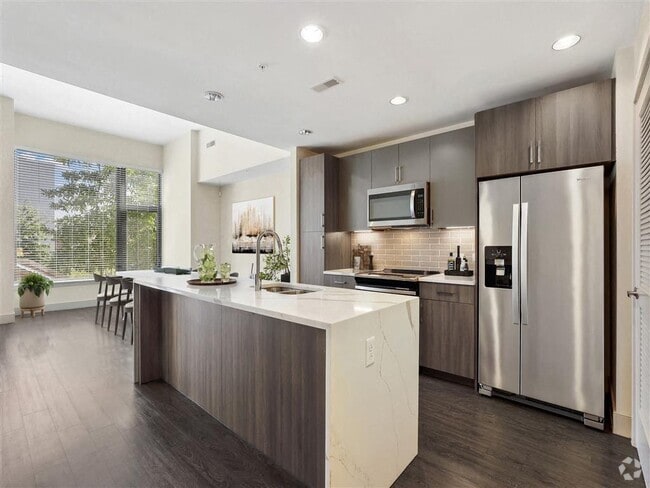 Building Photo - Thayer and Spring Rental