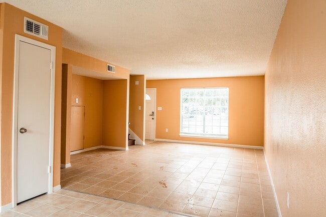 Building Photo - 1506 Eagle Lake Rd Rental