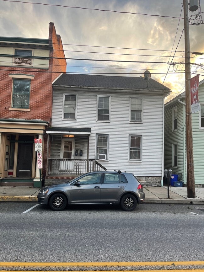 Building Photo - 28 N Earl St Unit 2