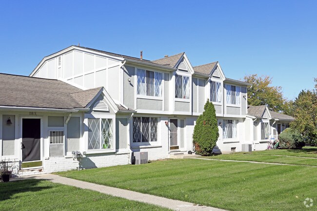 Beachwood Townhomes For Rent in Harrison Township, MI