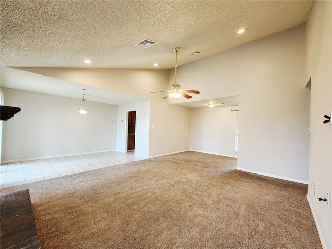 Photo - 9607 Hanford St