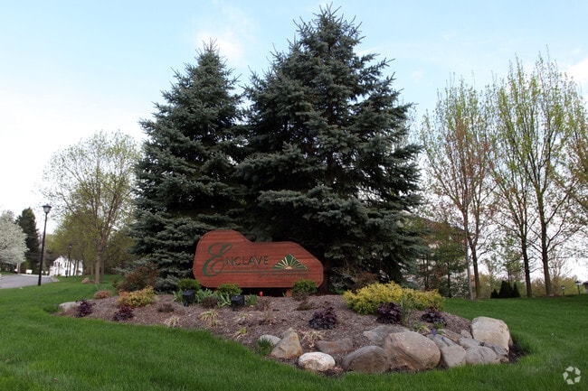 Photo - The Enclave at Rosemont Ridge