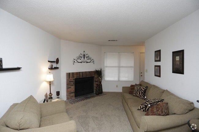 1BR, 1.5BA - TH/722 SF