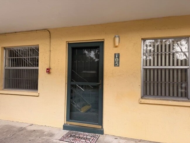 Photo - Living Downtown Sarasota Unit 105