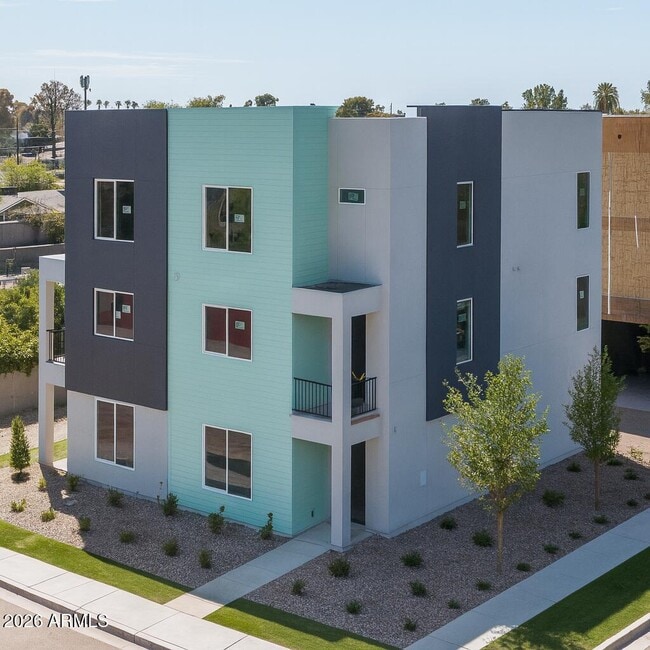 Photo - 2601 E Clarendon Ave