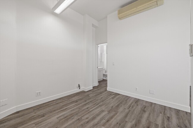 805 E. 7th St.