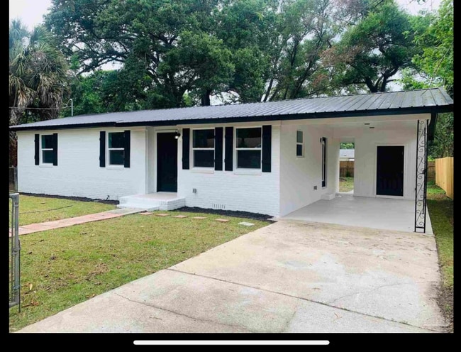 Photo - 1704 Gary Ave House
