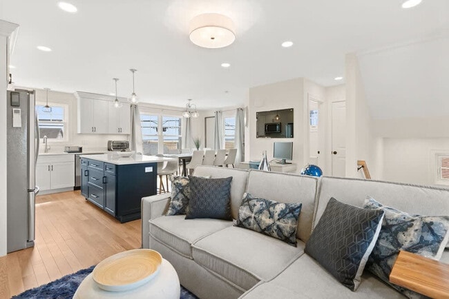 Photo - 74 Island Path Unidad ID1333588P