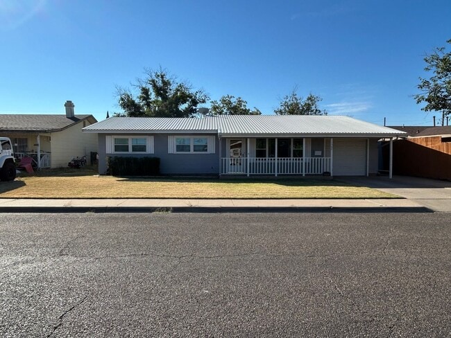 Charming Family Home Near John Ireland Ele... - Charming Family Home Near John Ireland Ele...