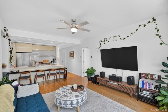 Photo - 24-15 Queens Plaza N Unit 6A