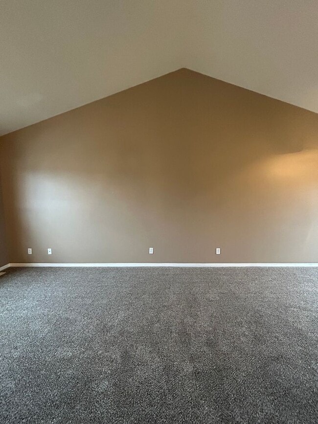 Photo - Spacious Split Level Living in Millard with a Backyard You’ll Love