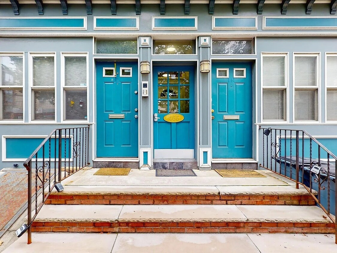 Photo - 466 Monmouth Street#4L-