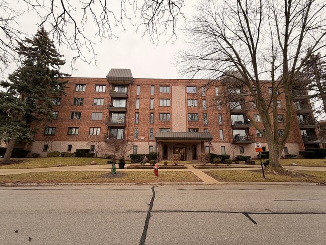 Building Photo - 1551 Ashland Ave