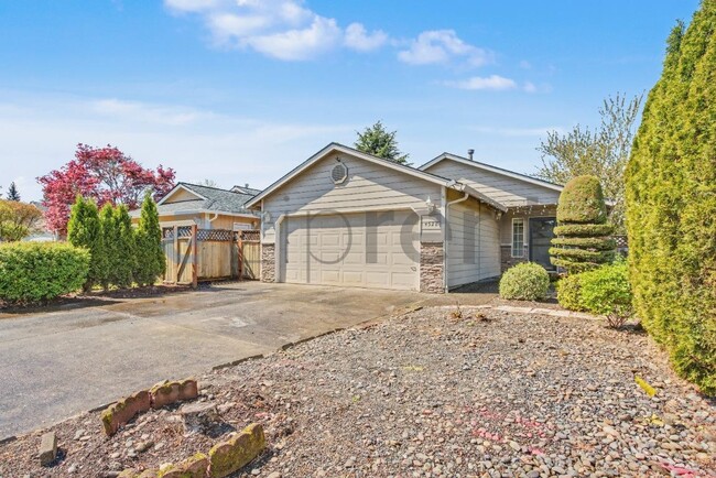 Building Photo - 4528 NE 123rd Ave