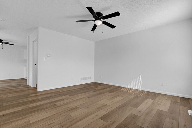 Photo - 4895 Drayton Rd