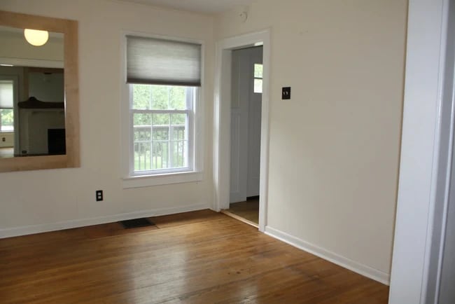 Photo - 1006 E 1st St