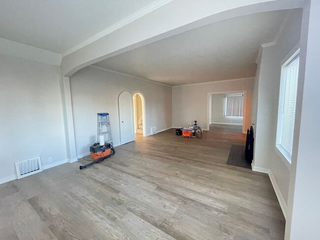 Photo - 4 bed / 1.5 ba house - Yuba City