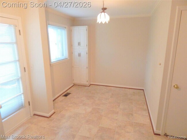 Photo - 116 E Hickory Grove Rd