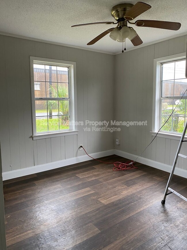 Photo - 3213 N Guillemard St