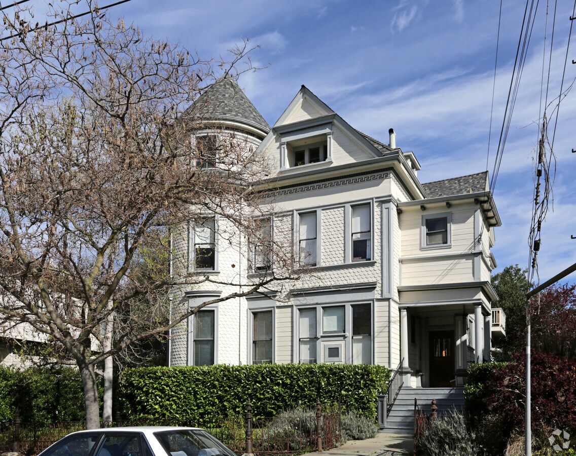 Photo - 1047 Bella Vista Ave Apartments