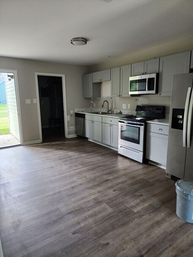 Photo - 6469 Rockford Dr