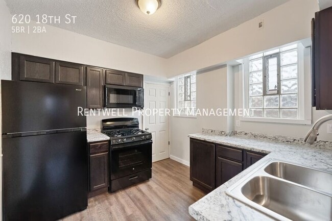 Photo - 620 18th St