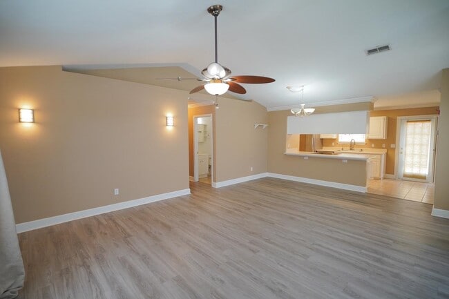 Photo - 2029 Ascot Way