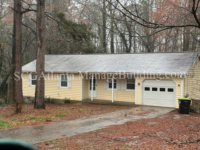 Building Photo - 200 Pinehurst Dr