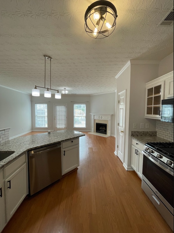 Photo - 660 Kenridge Way