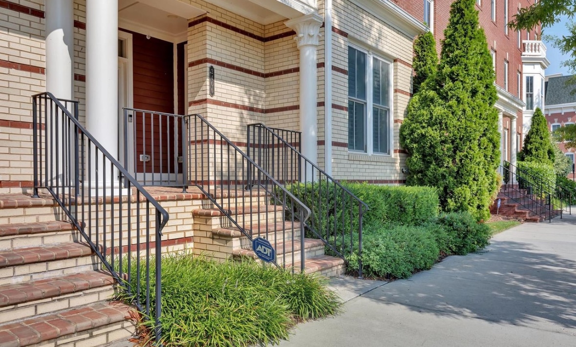 Photo - 2406 Potomac Ave (Alexandria, VA)