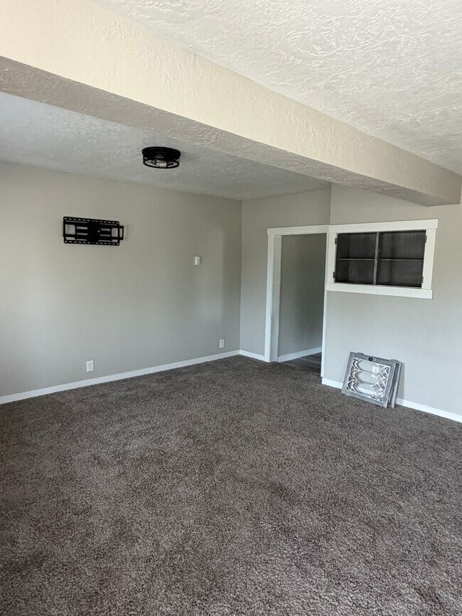 Photo - 605 N 10th Ave