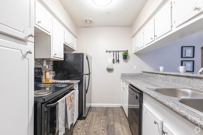 1 BR, 1 BA