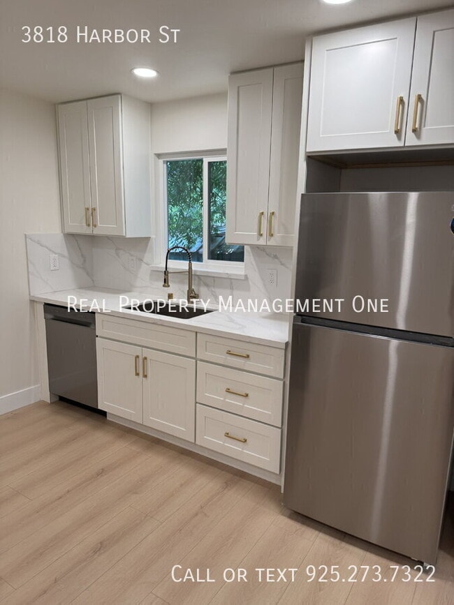 Photo - 3818 Harbor St