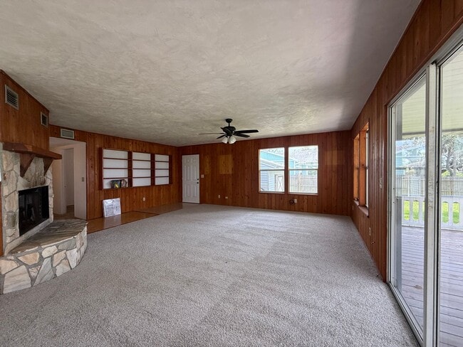 2920 Sunset Dr