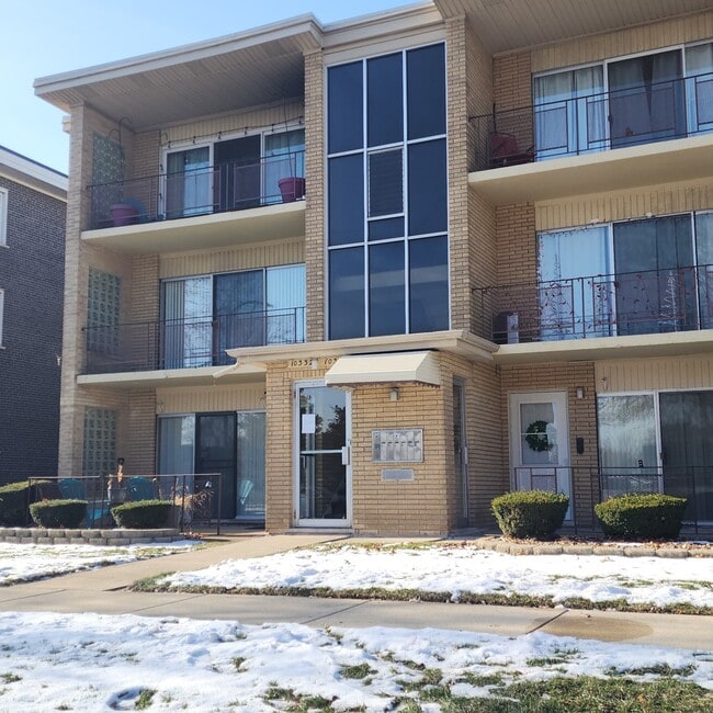 Photo - 10332 S Komensky Ave Unit B