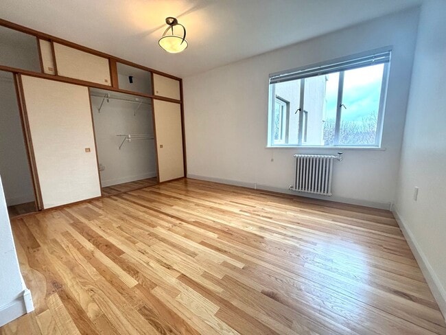 Photo - 1 BR/1 BA bright and spacious condo in East Queen Anne.