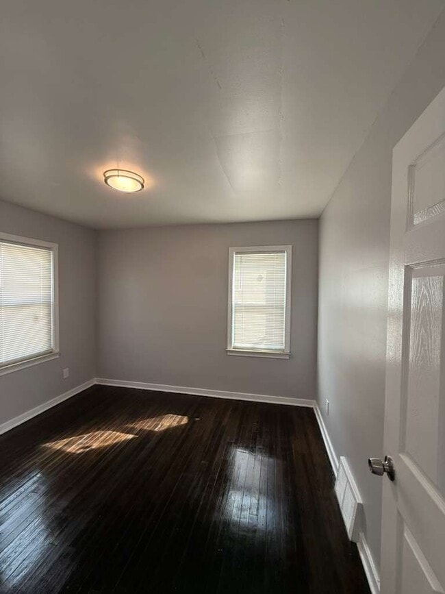 Photo - 9054 Grandville Ave