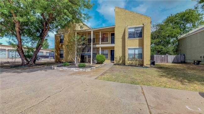 Photo - 301 Manuel Dr