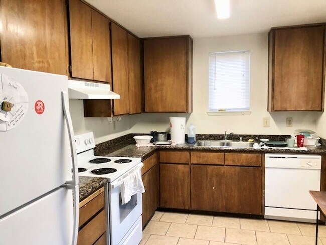 Photo - 519 W 6th St