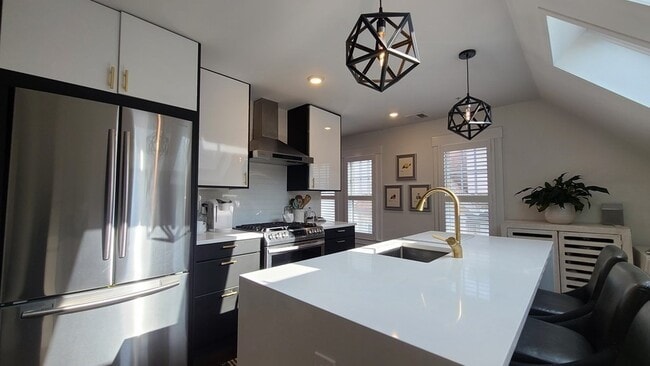 Photo - 33 Pinckney St Unit 3