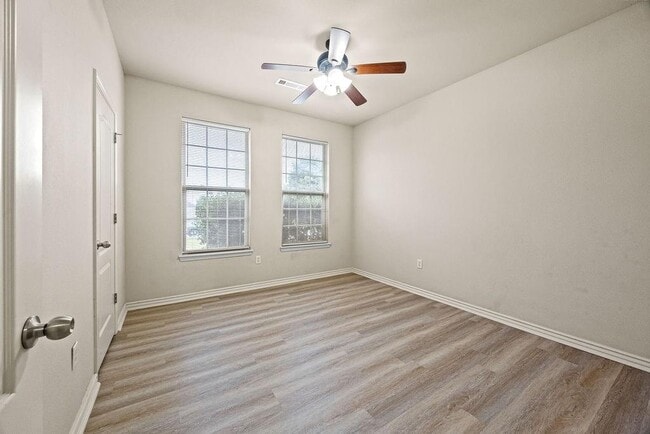 Building Photo - 4300 SW Brownstone Ave Rental