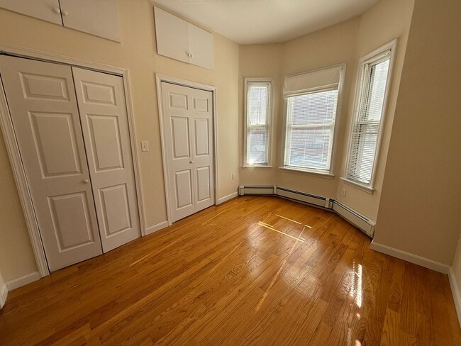 16 Chelsea St Unit 1