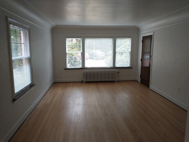 Photo - 2711 Franklin Ave E Apartments Unit #1