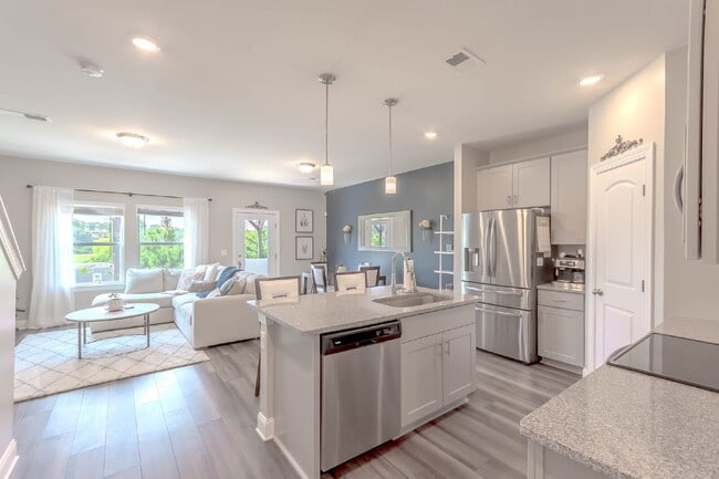 3/2.5 Townhome w/ Garage. Great Location!