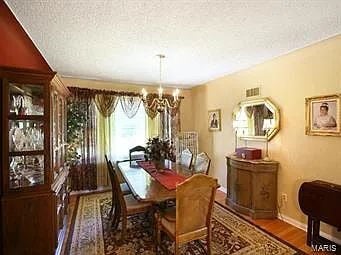 Photo - "Charming 3-Bedroom Retreat with 2 Full Baths in Prime Saint Louis Location - 1537 Sq Ft of Comfo...