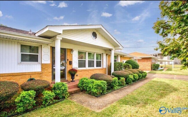 Photo - 3809 Saturn Dr SW