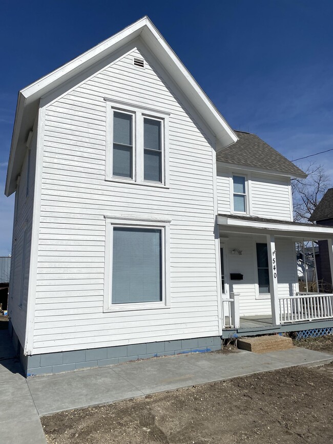 Photo - 540 8th Ave