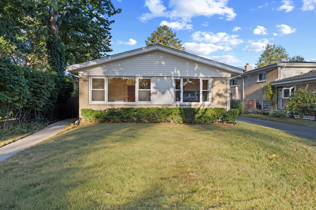 Building Photo - 9752 Tripp Ave