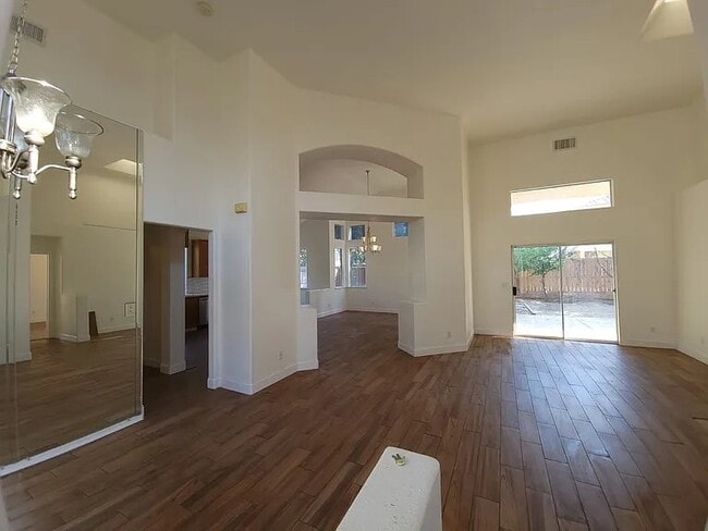 5797 W Decatur Ave