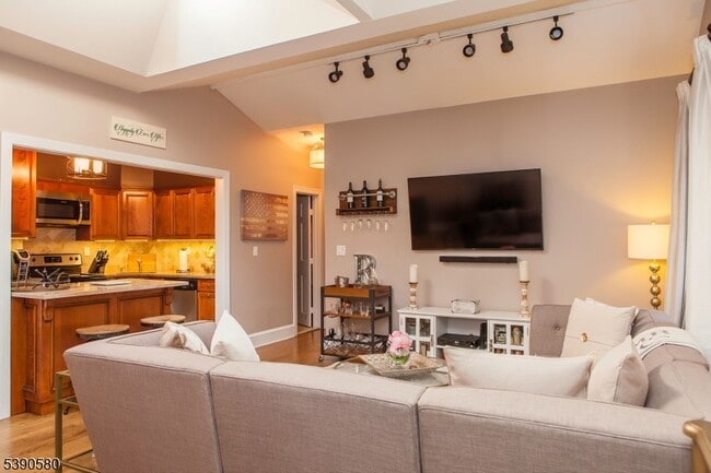 Photo - 309 1st St Unit 3C